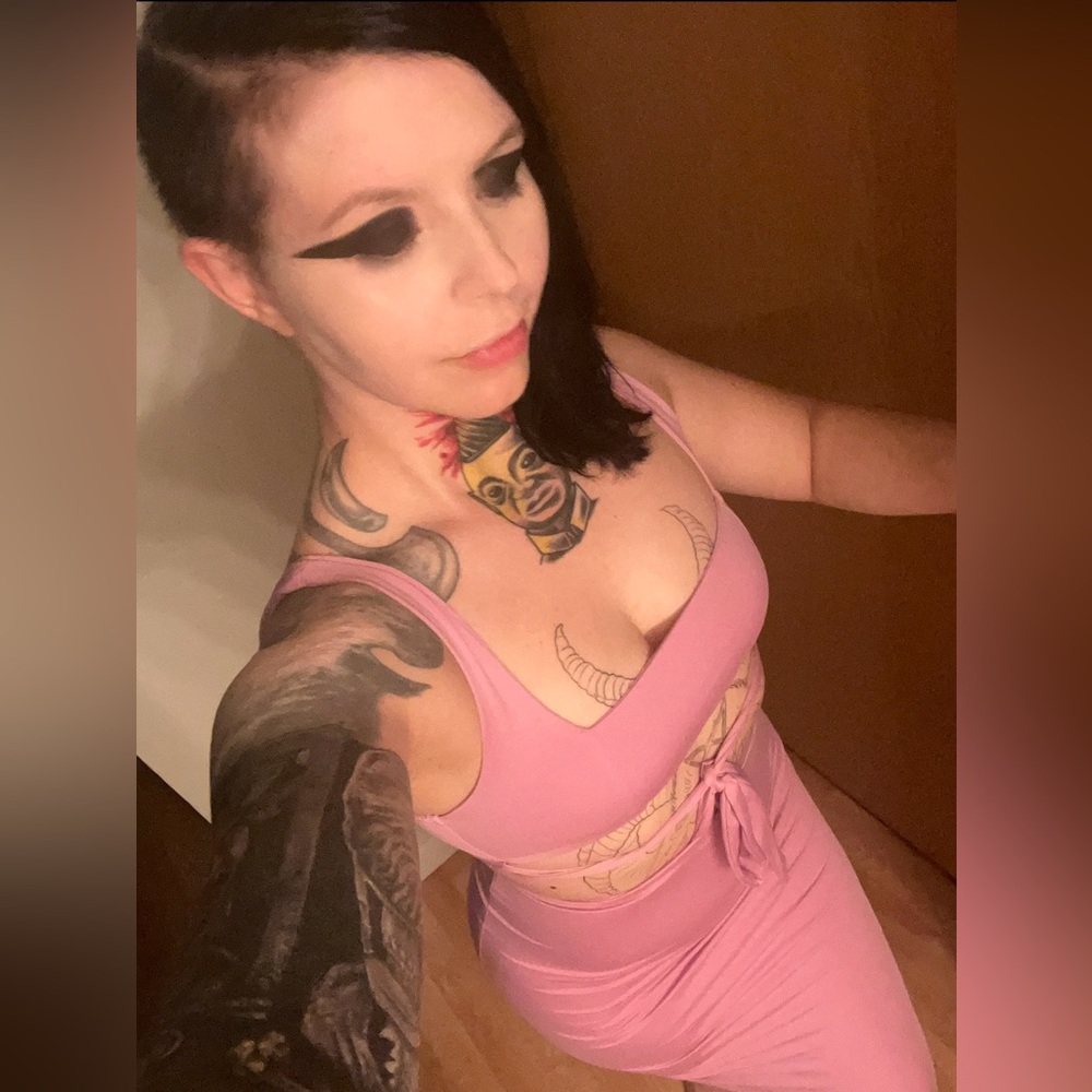 Meet your Posher, Cecily